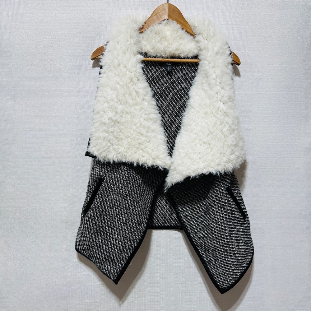 Iska London Faux Fur Edgy Glam Black White Asymmetrical Hemline Vest Size 6/8-M